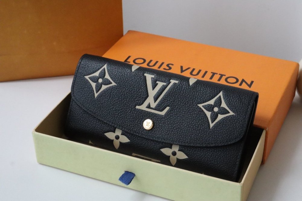 高品質  一目惚れ★  三折  ルイヴィトン長財布コピー  Louis Vuitton ルイヴィトン財布M60699