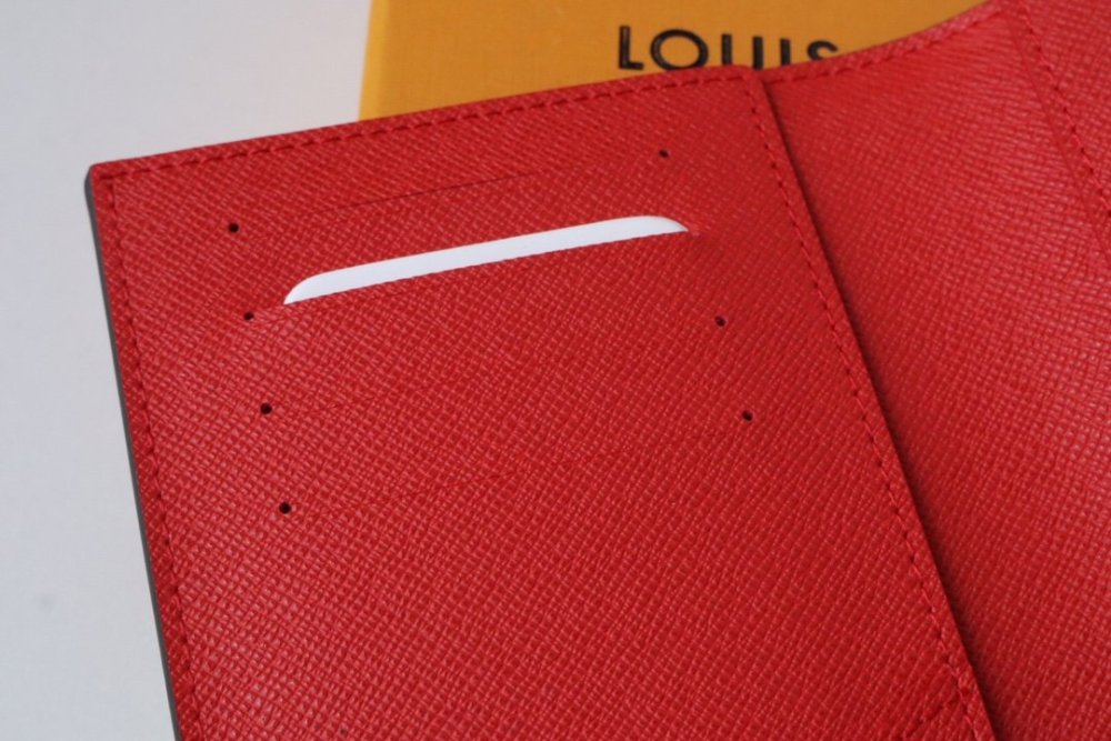 高品質 【すぐ届く】 ルイヴィトンカードケースコピー   Louis Vuitton ルイヴィトン財布M83519