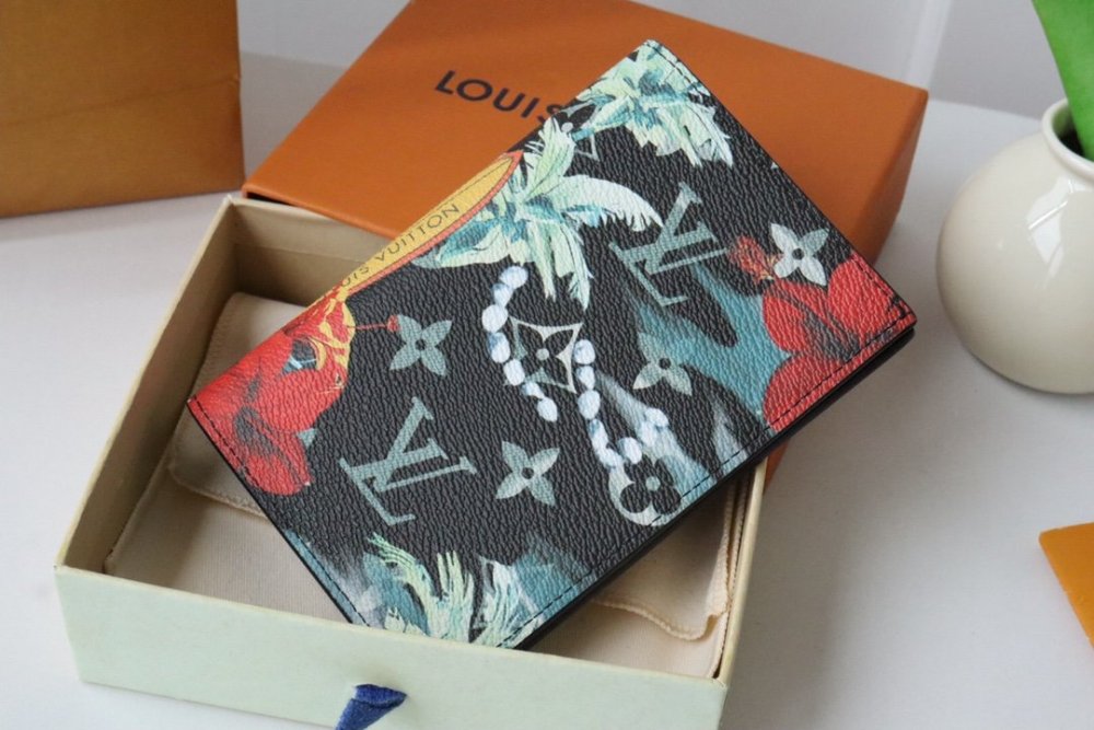 人気急上昇  ルイヴィトンカードケースコピー 4色  Louis Vuitton ルイヴィトン財布M83479