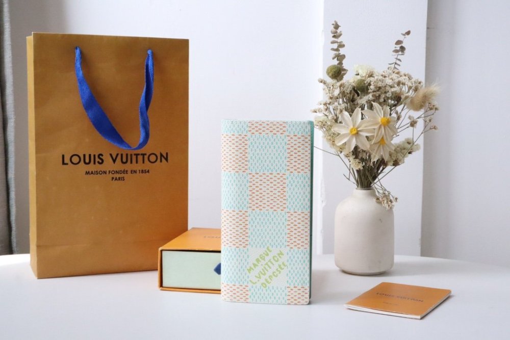 国内発送★ ルイヴィトン長財布コピー 2色  Louis Vuitton ルイヴィトン財布N40678