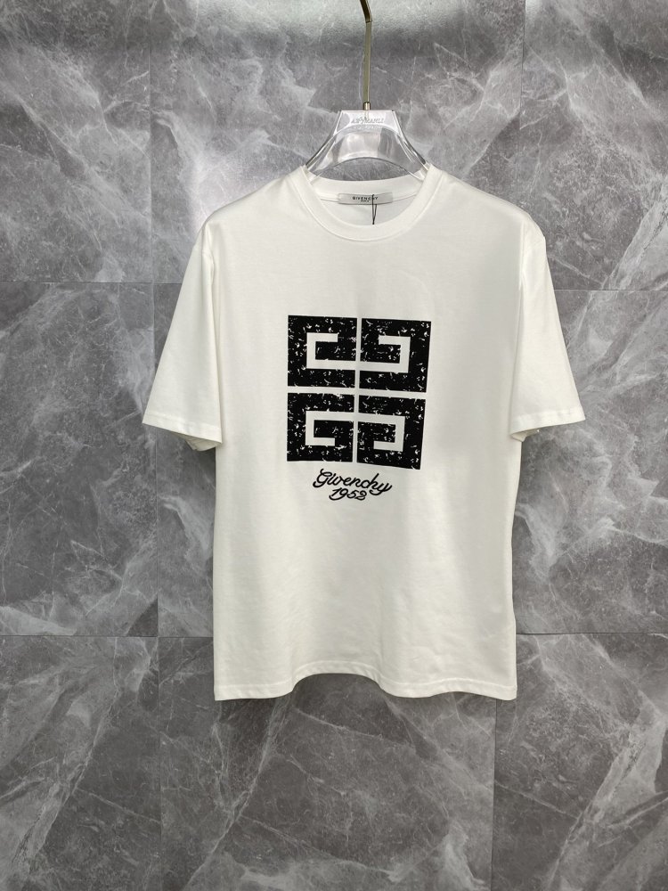 完売前に！  ジバンシィ服コピー 2色  男女兼用  Tシャツ  GIVENCHY  ジバンシィ服0041