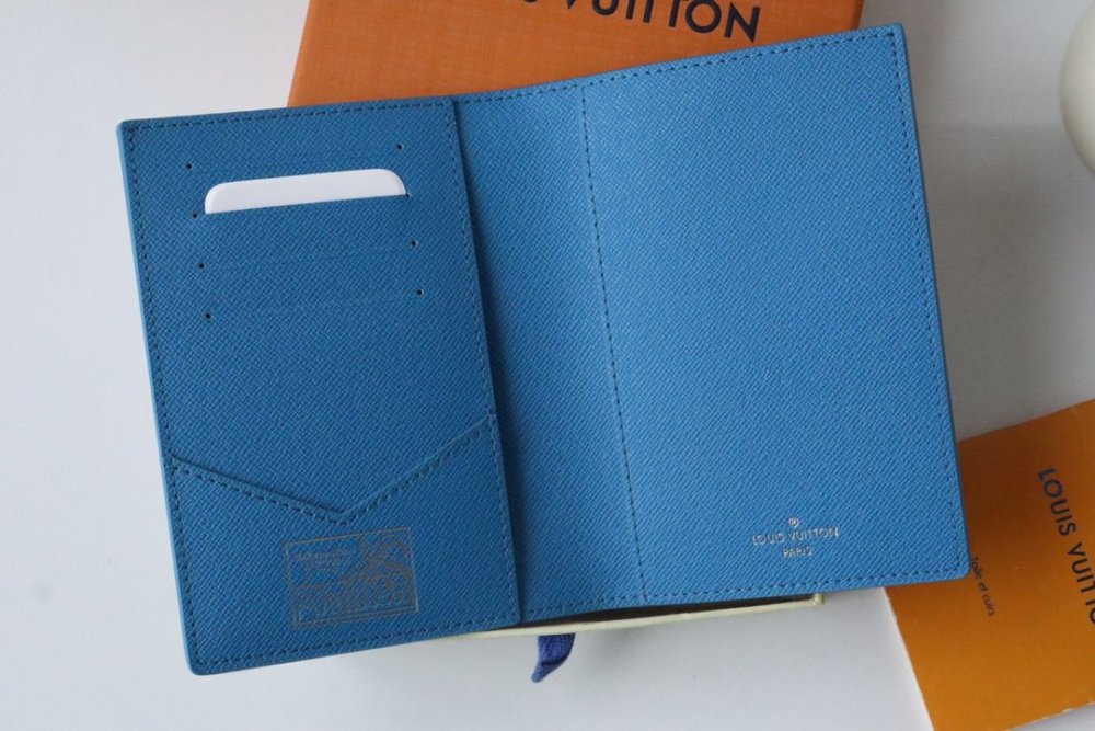 人気急上昇  ルイヴィトンカードケースコピー 4色  Louis Vuitton ルイヴィトン財布M83479