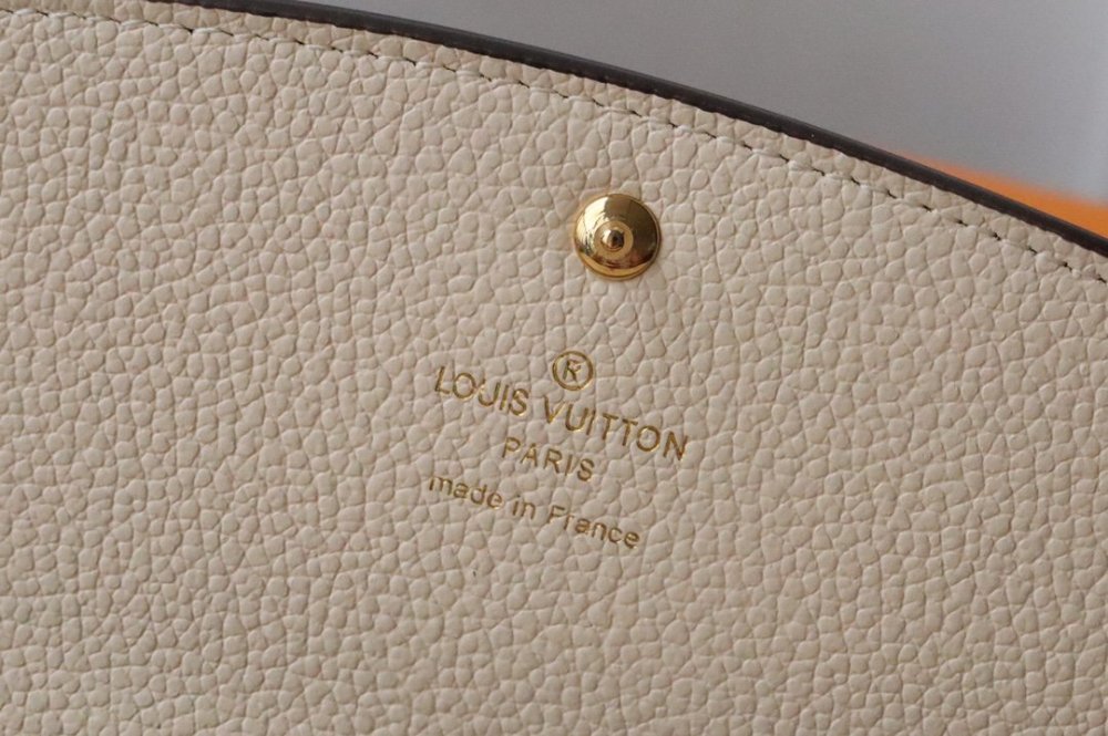 高品質  一目惚れ★  三折  ルイヴィトン長財布コピー  Louis Vuitton ルイヴィトン財布M60699