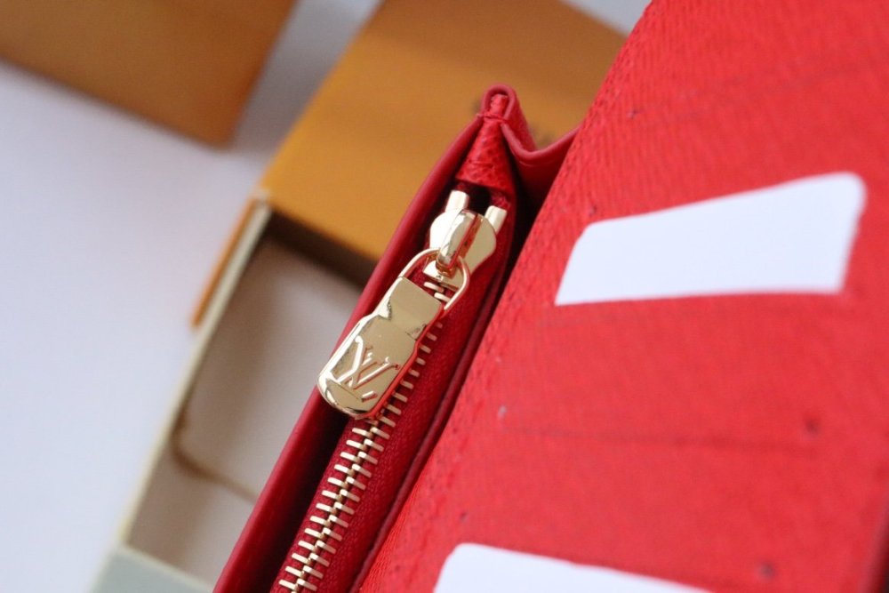 高品質  【限定カラー】  ルイヴィトン長財布コピー  Louis Vuitton ルイヴィトン財布M61697