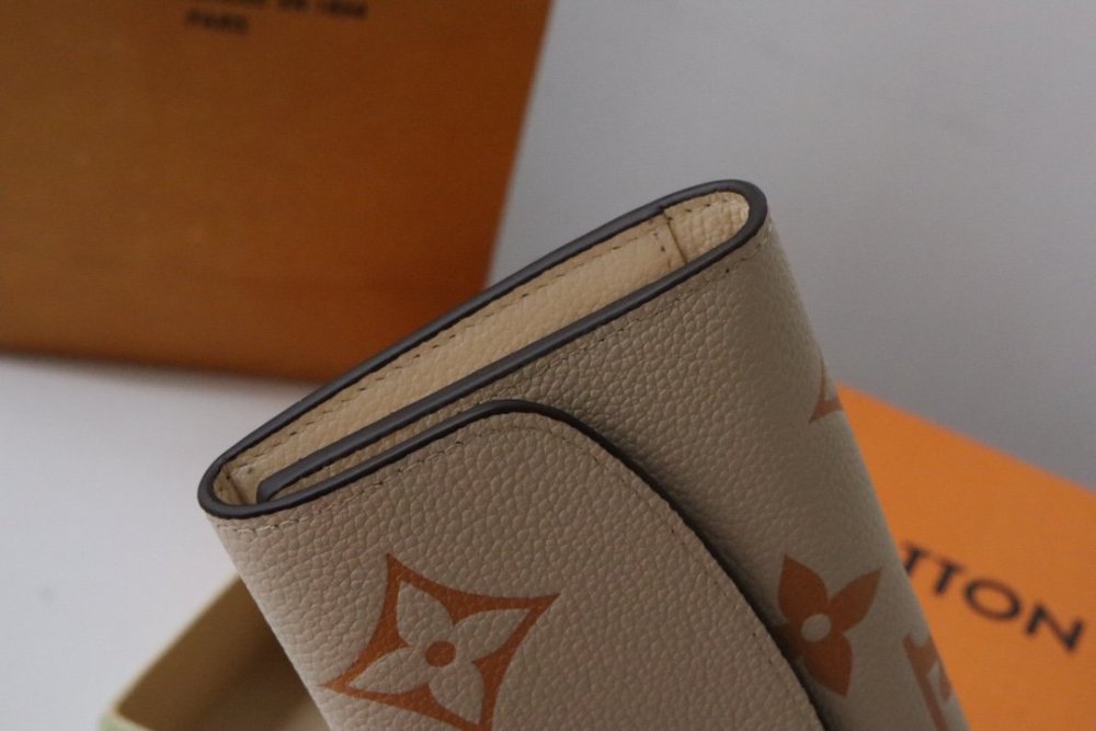高品質  一目惚れ★  三折  ルイヴィトン長財布コピー  Louis Vuitton ルイヴィトン財布M60699