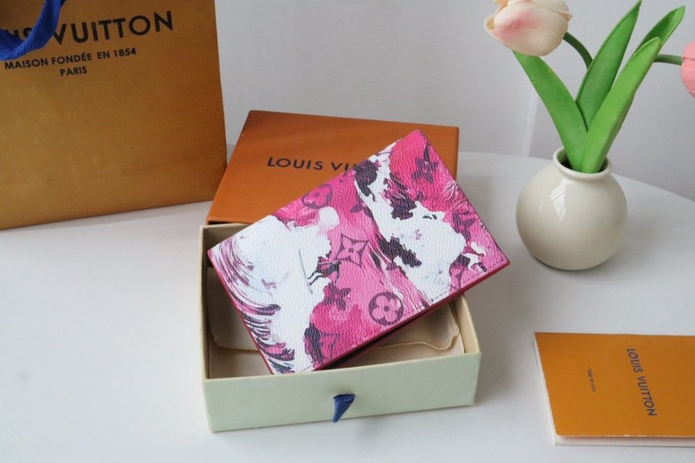 人気急上昇  ルイヴィトンカードケースコピー 4色  Louis Vuitton ルイヴィトン財布M83479