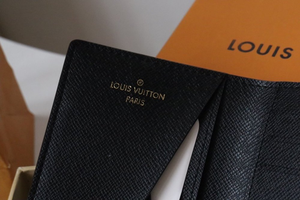 即発送！  ルイヴィトンカードケースコピー 4色  Louis Vuitton ルイヴィトン財布M83498