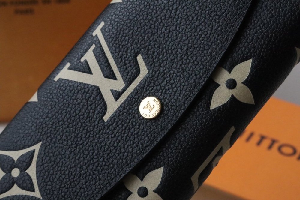 高品質  一目惚れ★  三折  ルイヴィトン長財布コピー  Louis Vuitton ルイヴィトン財布M60699