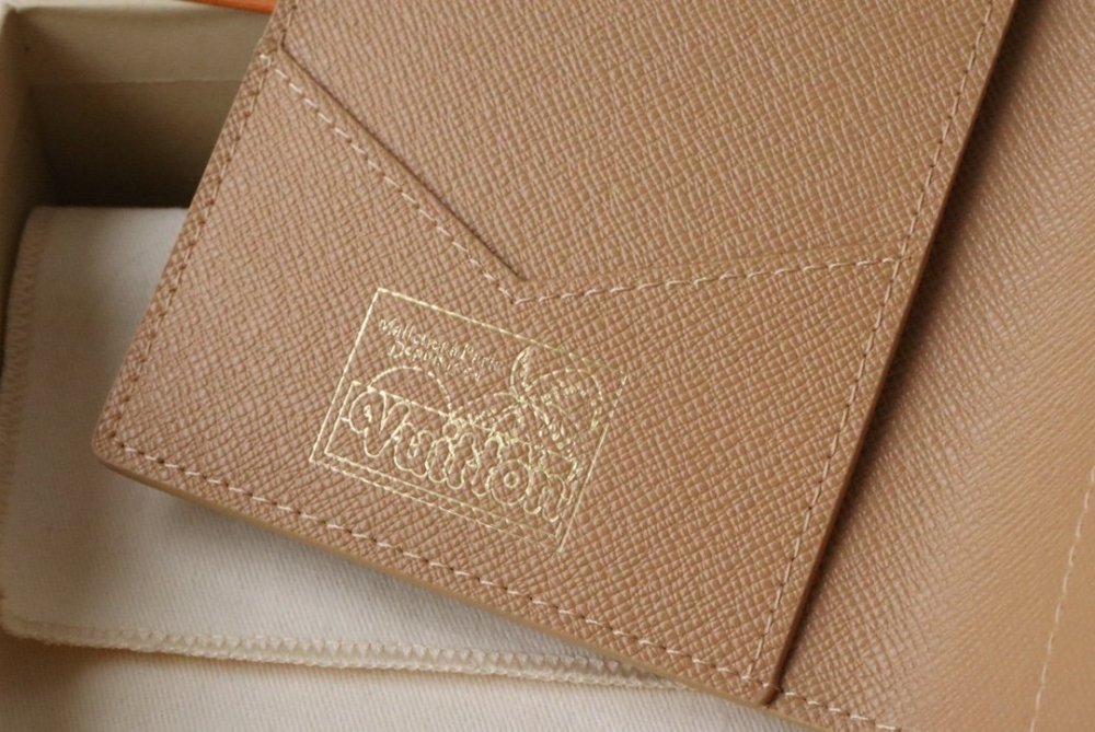 人気急上昇  ルイヴィトンカードケースコピー 4色  Louis Vuitton ルイヴィトン財布M83479
