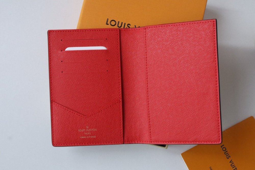 高品質 【すぐ届く】 ルイヴィトンカードケースコピー   Louis Vuitton ルイヴィトン財布M83519