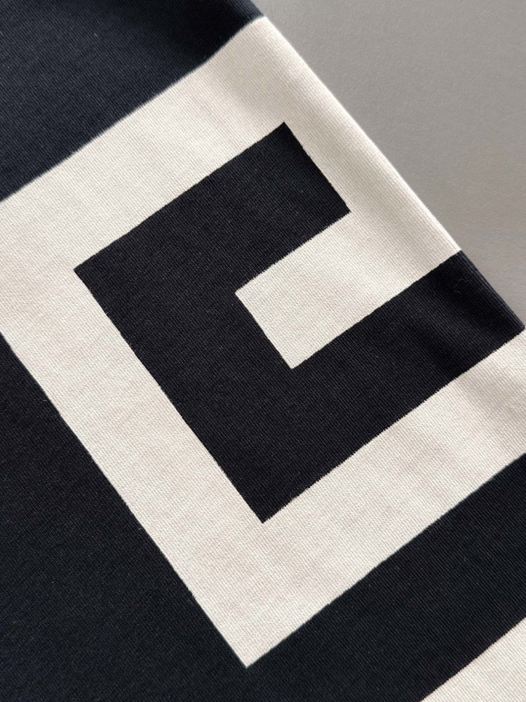 即発送！ ジバンシィ服コピー 2色    GIVENCHY  ジバンシィ服0050