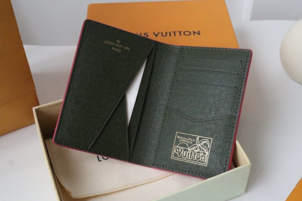即発送！  ルイヴィトンカードケースコピー 4色  Louis Vuitton ルイヴィトン財布M83498