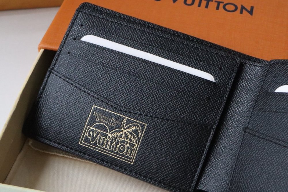 高品質  【限定カラー】  ルイヴィトン折り財布コピー   Louis Vuitton ルイヴィトン財布M83468