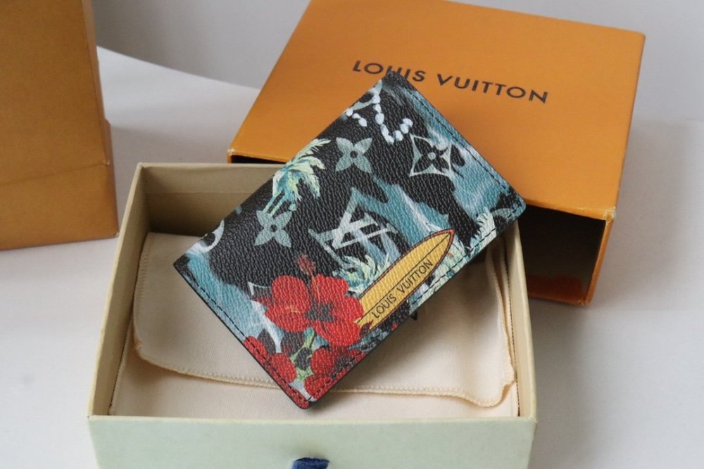 即発送！  ルイヴィトンカードケースコピー 4色  Louis Vuitton ルイヴィトン財布M83498