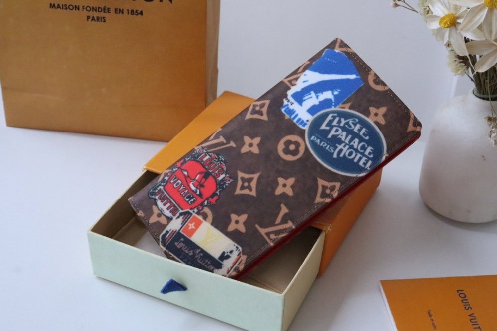 高品質  【限定カラー】  ルイヴィトン長財布コピー  Louis Vuitton ルイヴィトン財布M61697