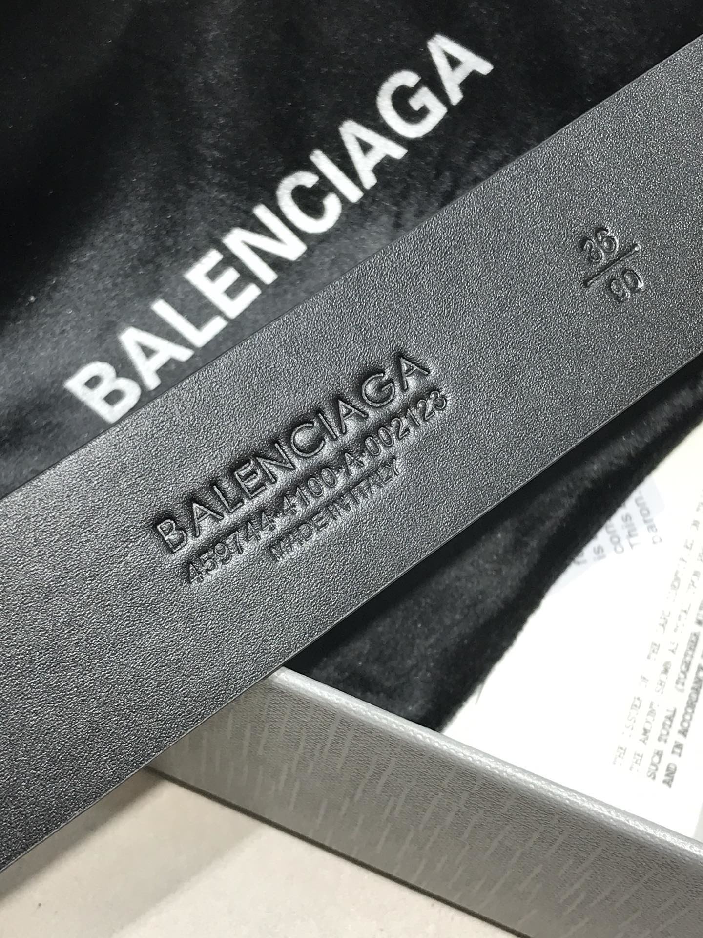★日本!!人気！   バレンシアガ BB ロゴ レザーベルト コピー   BALENCIAGA   バレンシアガベルト0034