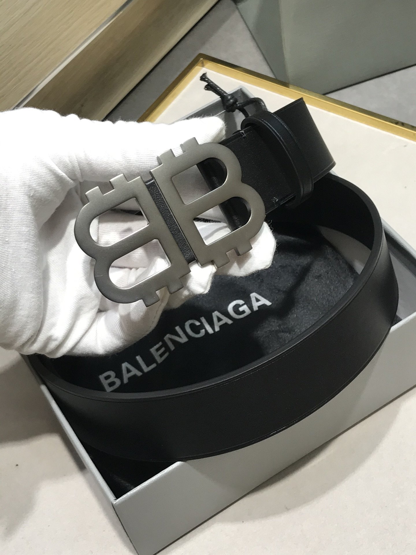 ★日本!!人気！   バレンシアガ BB ロゴ レザーベルト コピー   BALENCIAGA   バレンシアガベルト0034