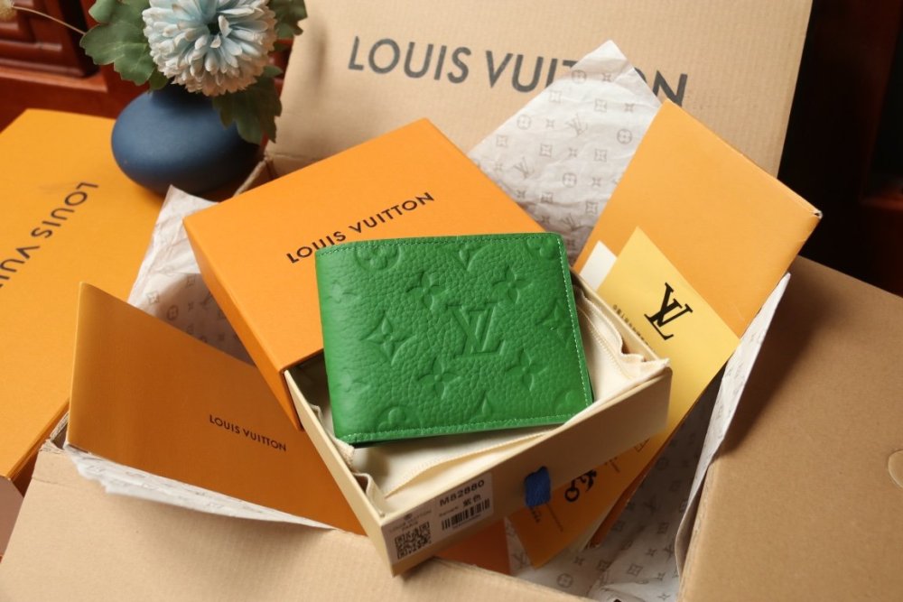 一目惚れ★  ルイヴィトン折り財布コピー 7色   Louis Vuitton ルイヴィトン財布M8288