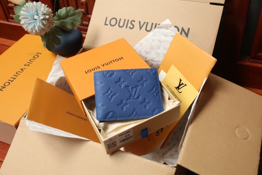 一目惚れ★  ルイヴィトン折り財布コピー 7色   Louis Vuitton ルイヴィトン財布M8288