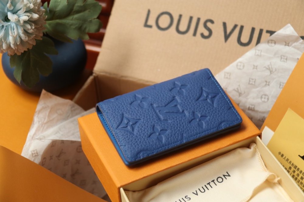 売上総額１位！  ルイヴィトンカードケースコピー 7色  Louis Vuitton ルイヴィトン財布M82881