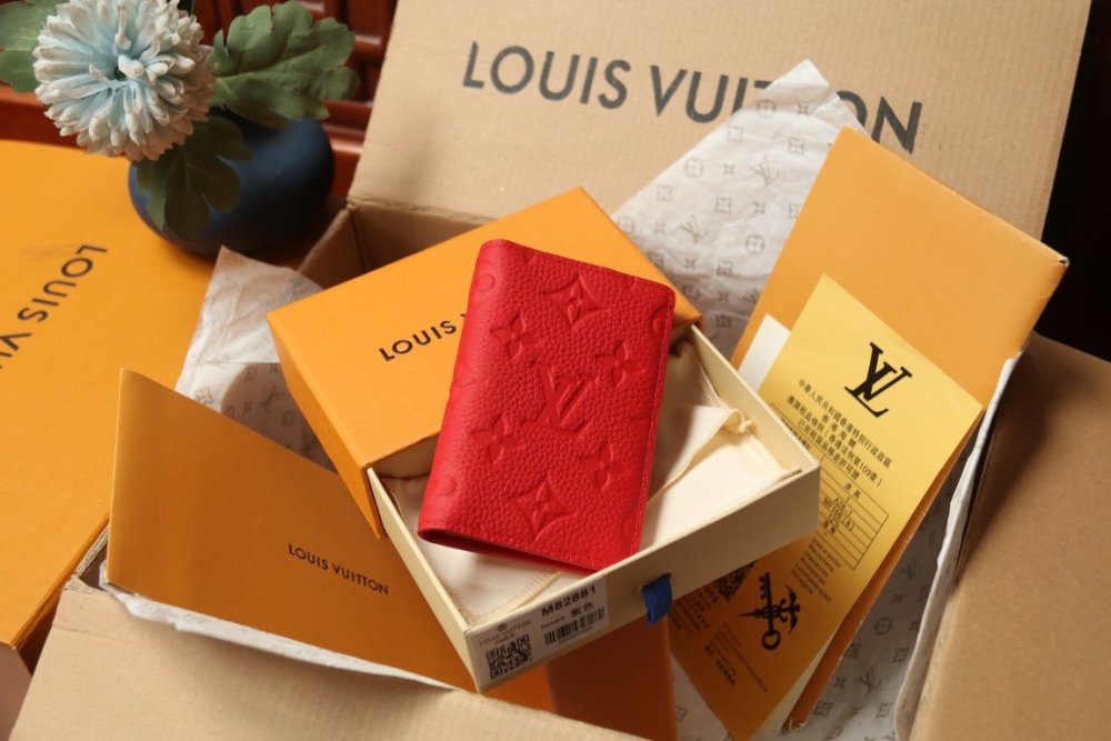 売上総額１位！  ルイヴィトンカードケースコピー 7色  Louis Vuitton ルイヴィトン財布M82881