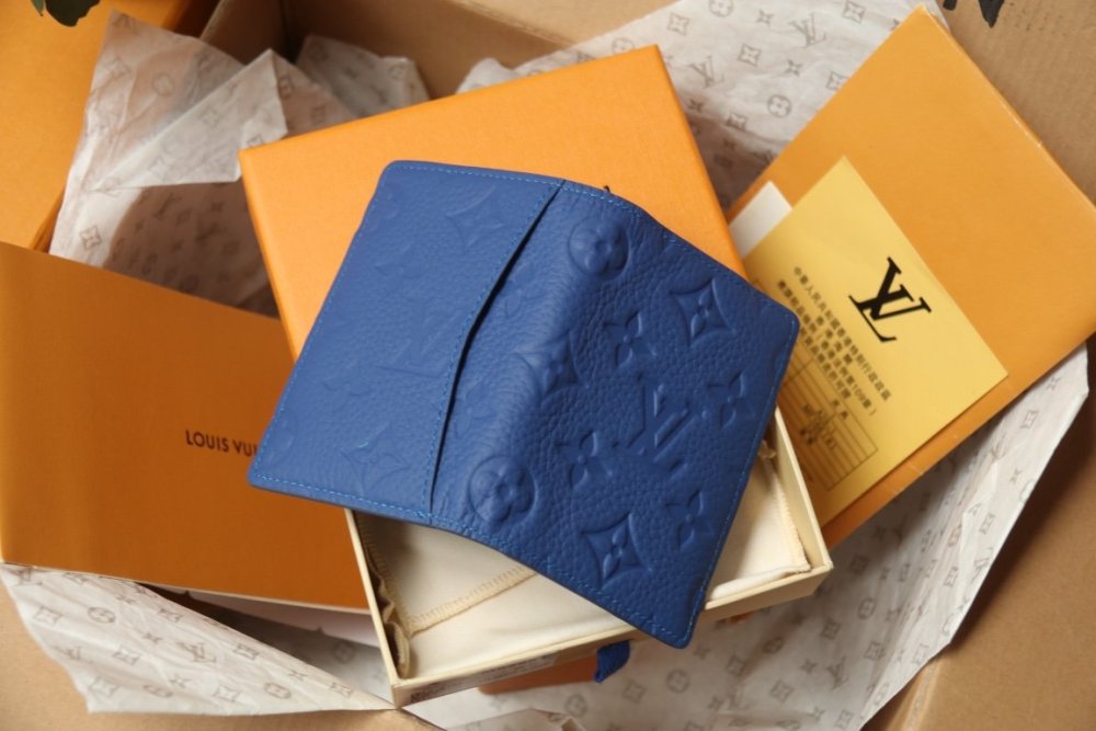 売上総額１位！  ルイヴィトンカードケースコピー 7色  Louis Vuitton ルイヴィトン財布M82881