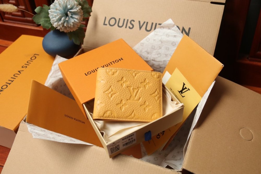 一目惚れ★  ルイヴィトン折り財布コピー 7色   Louis Vuitton ルイヴィトン財布M8288