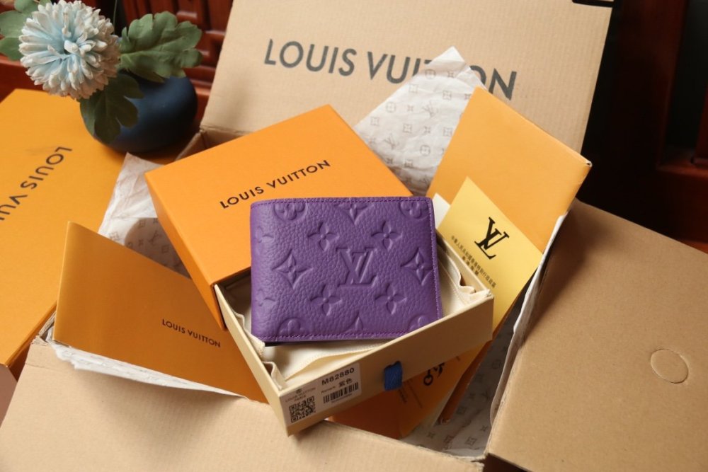 一目惚れ★  ルイヴィトン折り財布コピー 7色   Louis Vuitton ルイヴィトン財布M8288