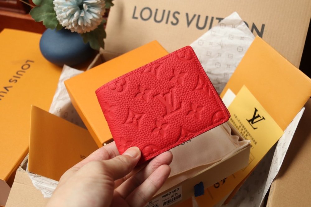一目惚れ★  ルイヴィトン折り財布コピー 7色   Louis Vuitton ルイヴィトン財布M8288
