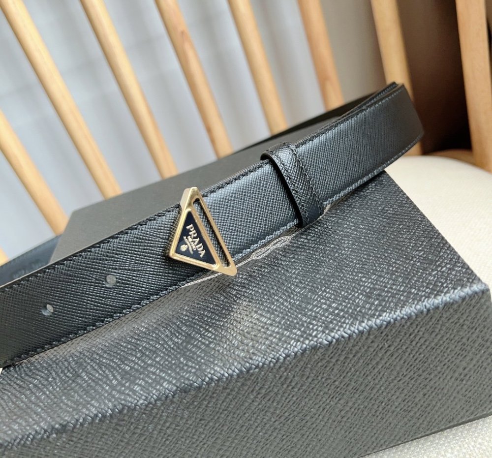 大人気！暖かい★プラダ ベルト コピー 2色  Prada   プラダ ベルト0009
