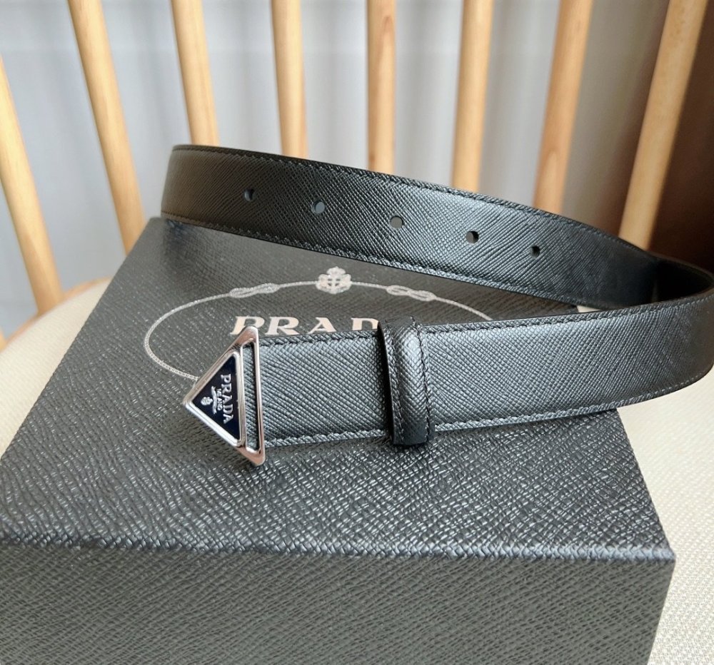 大人気！暖かい★プラダ ベルト コピー 2色  Prada   プラダ ベルト0009