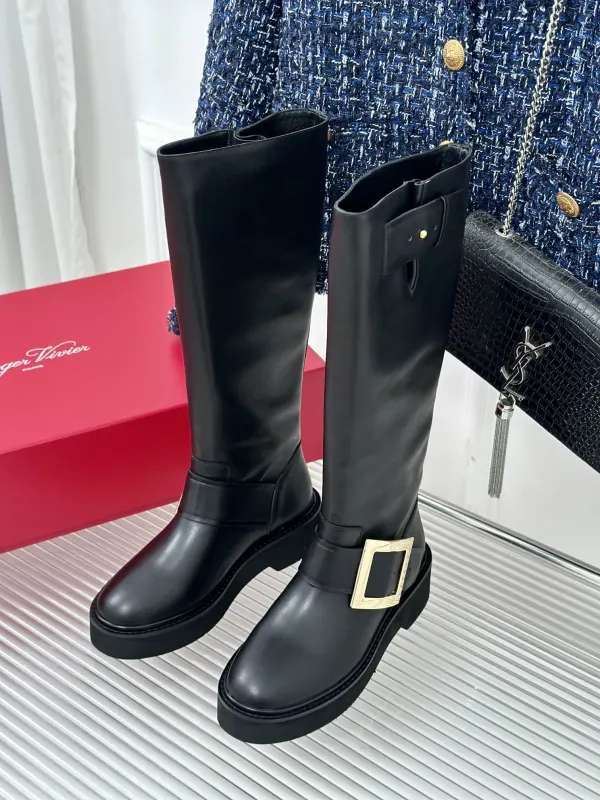 ★日本!!人気！ ロジェヴィヴィエ靴コピー ROGER VIVIER  2色  ロジェヴィヴィエ靴0203