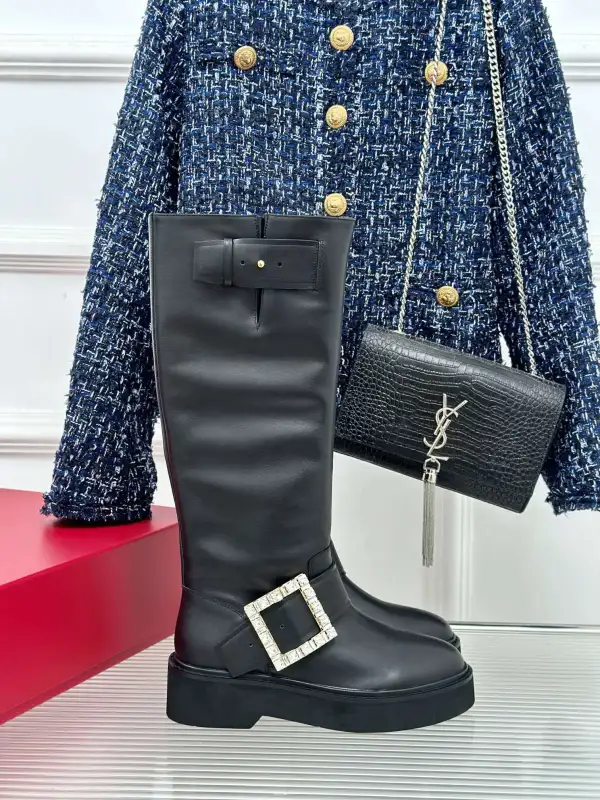 ★日本!!人気！ ロジェヴィヴィエ靴コピー ROGER VIVIER  2色  ロジェヴィヴィエ靴0203