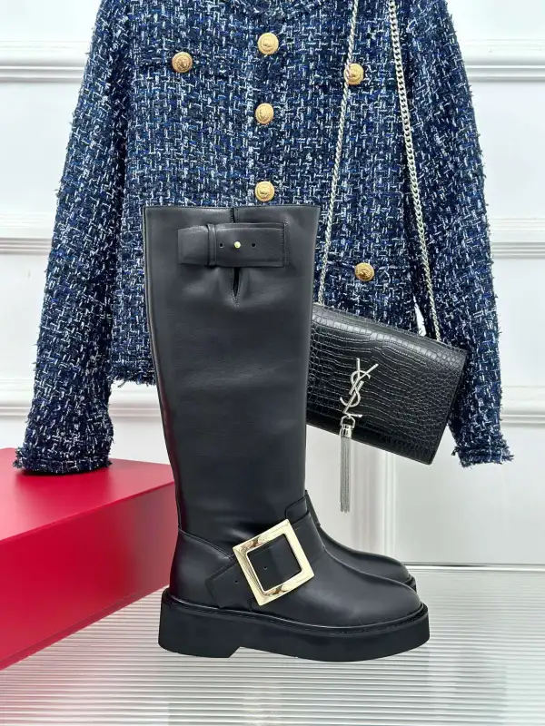 ★日本!!人気！ ロジェヴィヴィエ靴コピー ROGER VIVIER  2色  ロジェヴィヴィエ靴0203
