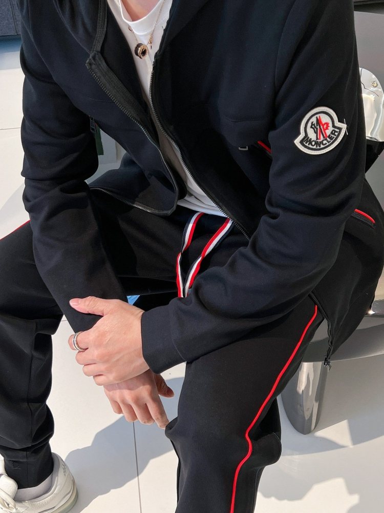 《人気★》  秋冬の新作モンクレールセットアップコピー    Moncler  モンクレール服0189