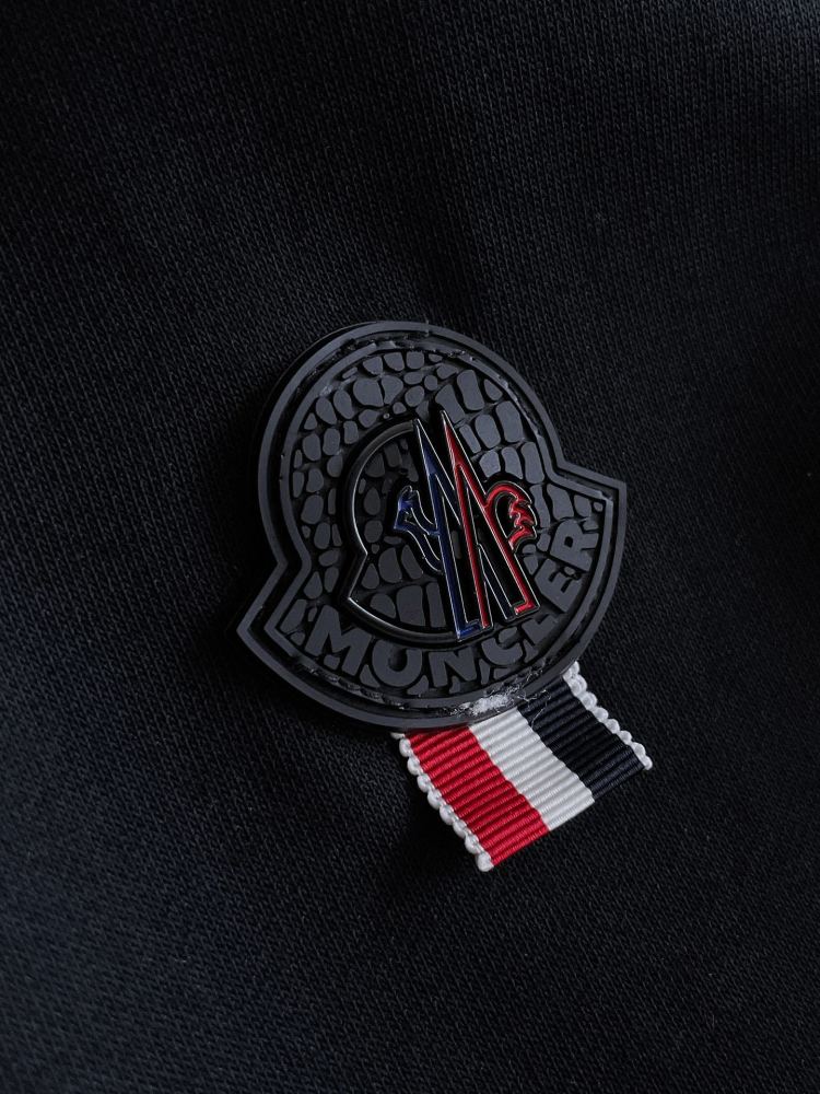 世界中で大人気★  秋冬の新作モンクレールセットアップコピー    Moncler  モンクレール服0191