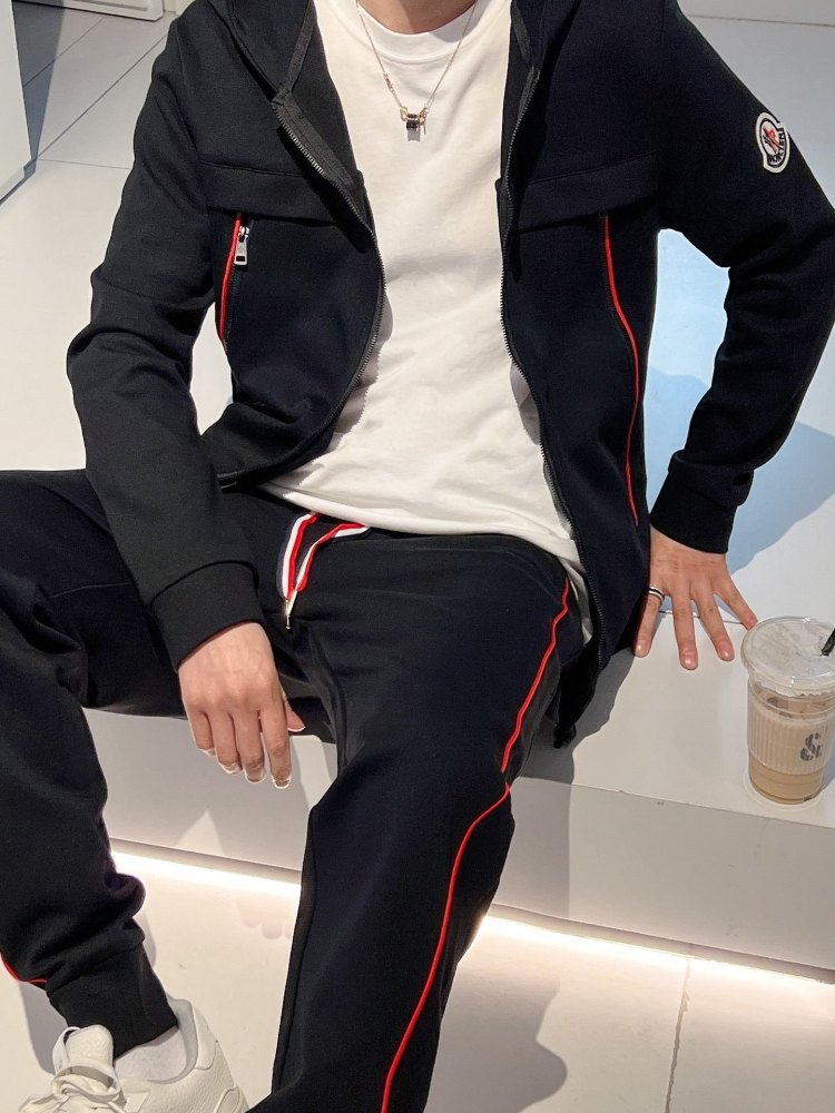 《人気★》  秋冬の新作モンクレールセットアップコピー    Moncler  モンクレール服0189