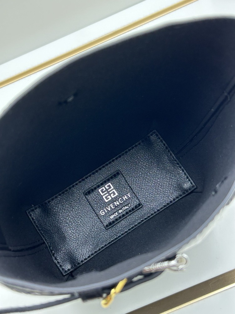 送料込     ジバンシィバッグコピー   3色    GIVENCHY  ジバンシィバッグ0040