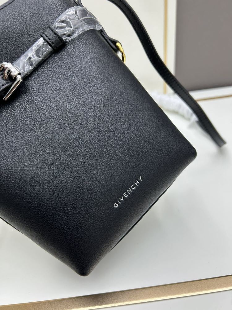 送料込     ジバンシィバッグコピー   3色    GIVENCHY  ジバンシィバッグ0040