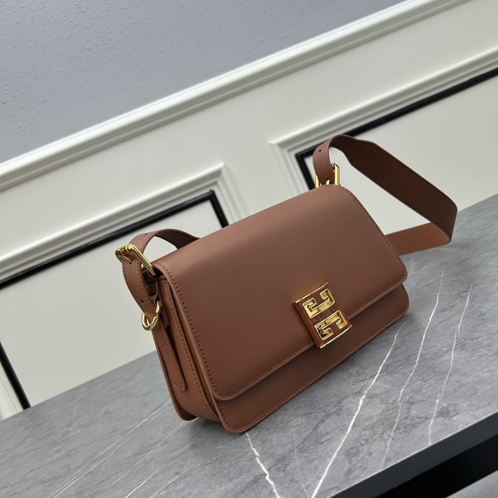 《人気★》    ジバンシィバッグコピー  ミディアムクロスバック 3色    GIVENCHY  ジバンシィバッグ0037