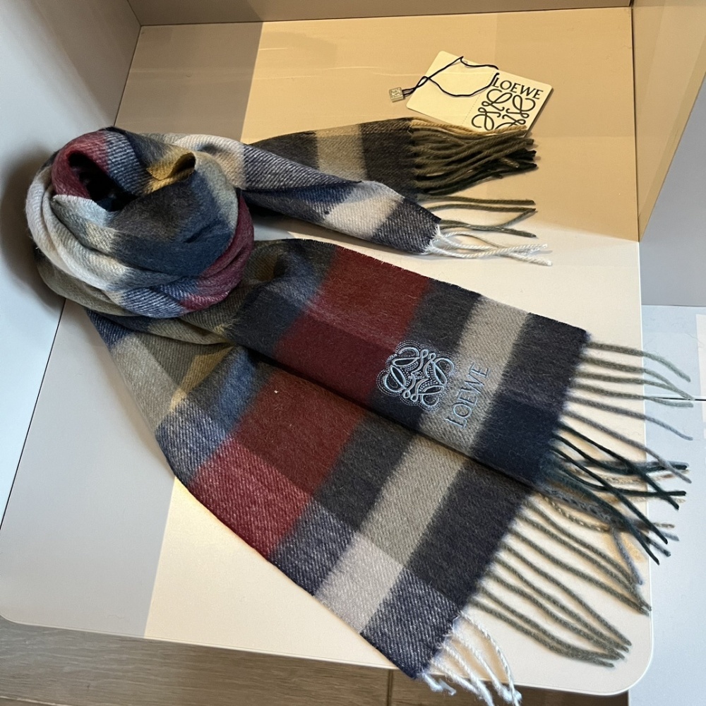 人気急上昇 エルメス カシミヤマフラー 偽物 3色 LOEWE ロエベ マフラー0084