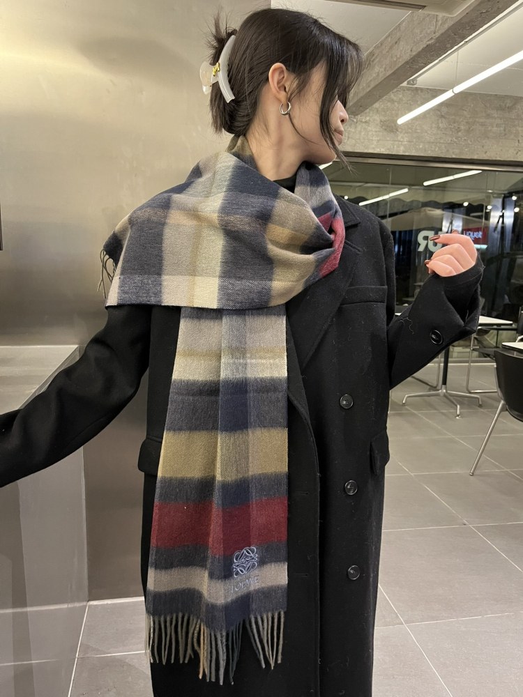 人気急上昇 エルメス カシミヤマフラー 偽物 3色 LOEWE ロエベ マフラー0084