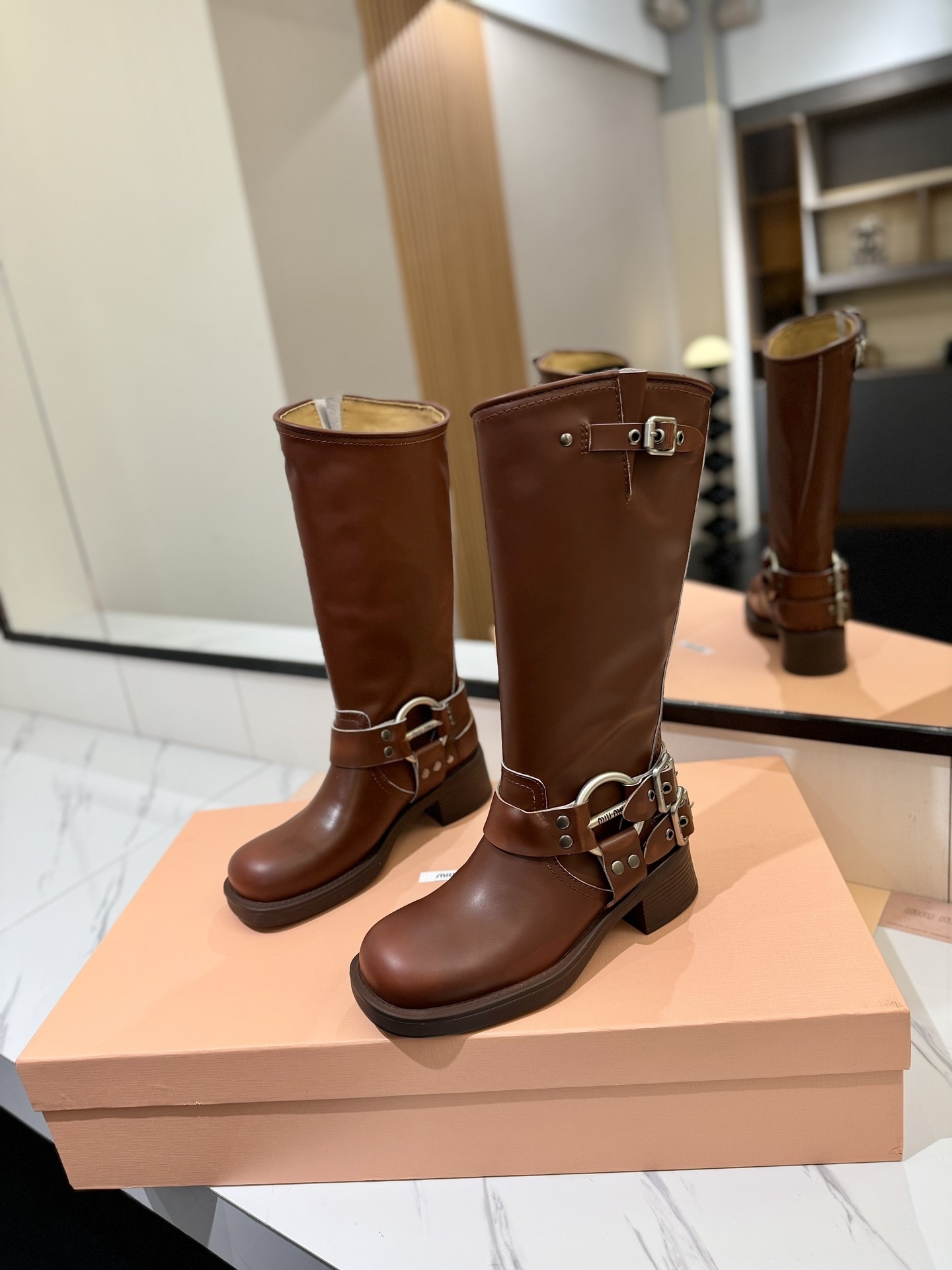 ギフトに最適 ミュウミュウ クワドラプルバック偽物 ルロングブーツ  4色  MIUMIU  ミュウミュウ靴0052