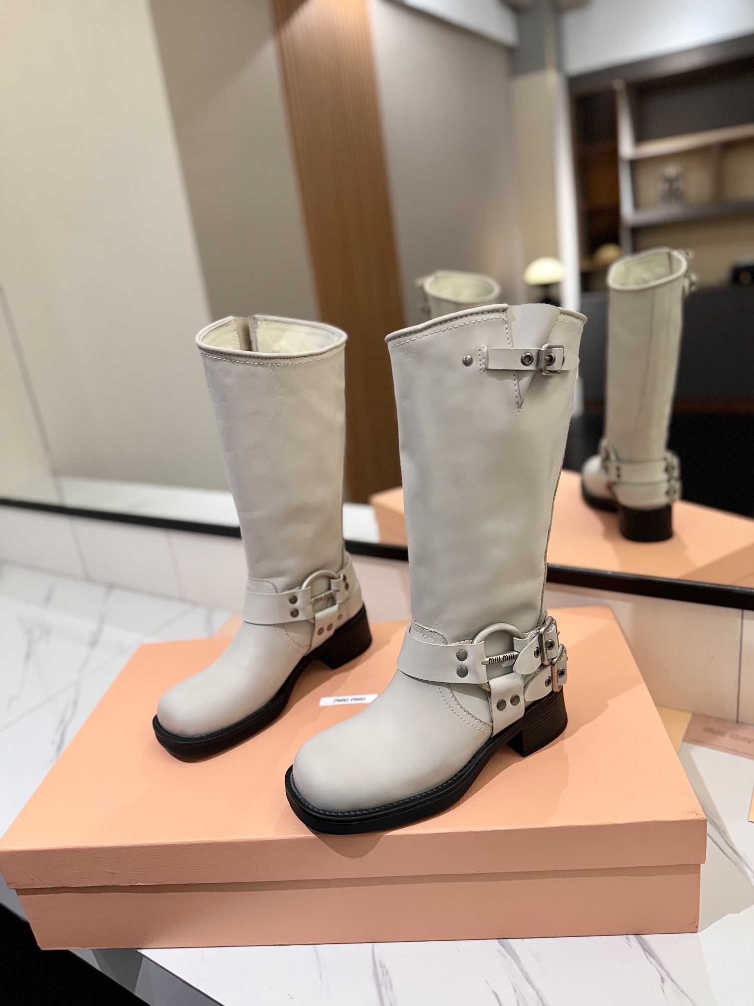 ギフトに最適 ミュウミュウ クワドラプルバック偽物 ルロングブーツ  4色  MIUMIU  ミュウミュウ靴0052