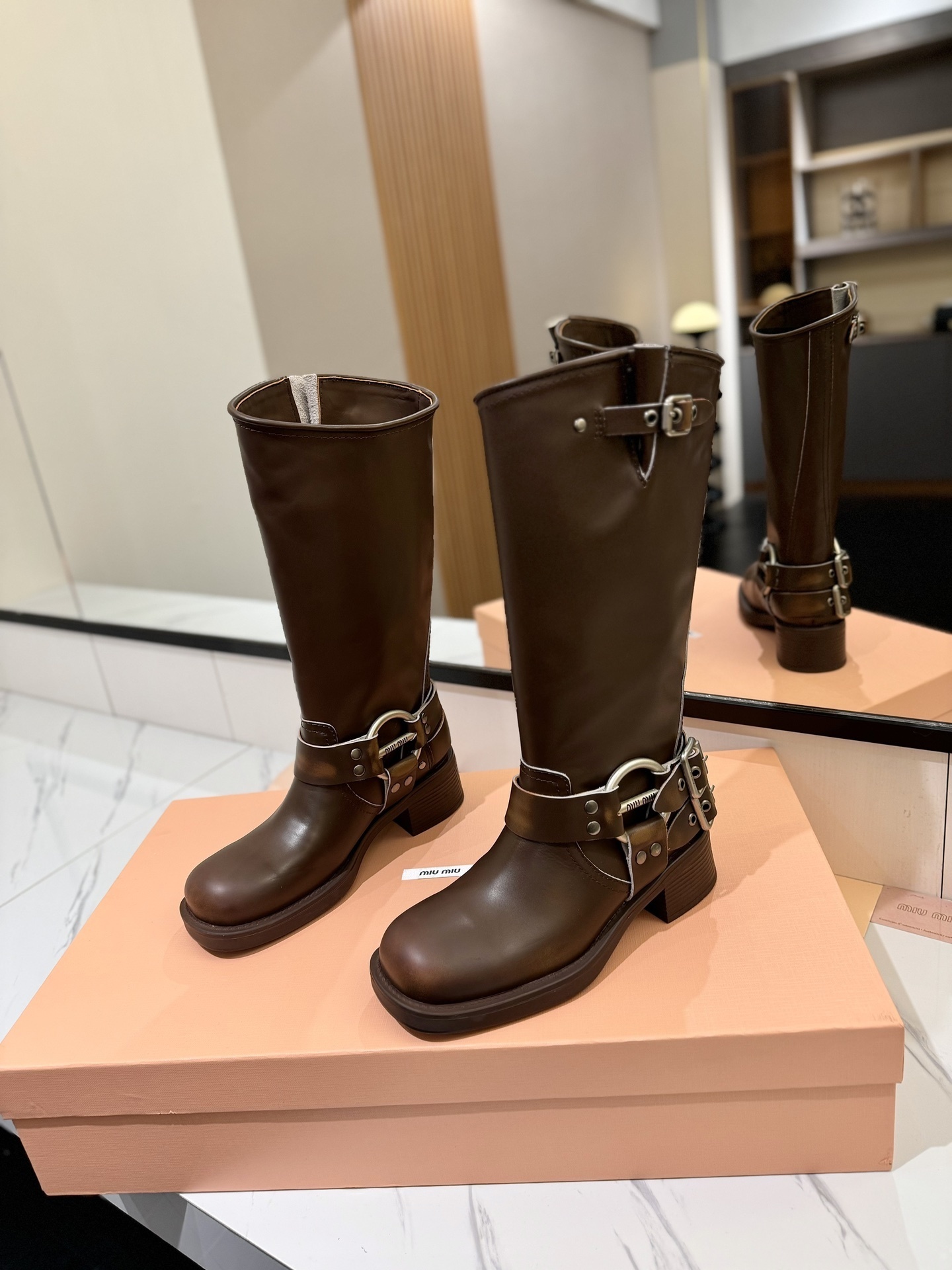 ギフトに最適 ミュウミュウ クワドラプルバック偽物 ルロングブーツ  4色  MIUMIU  ミュウミュウ靴0052
