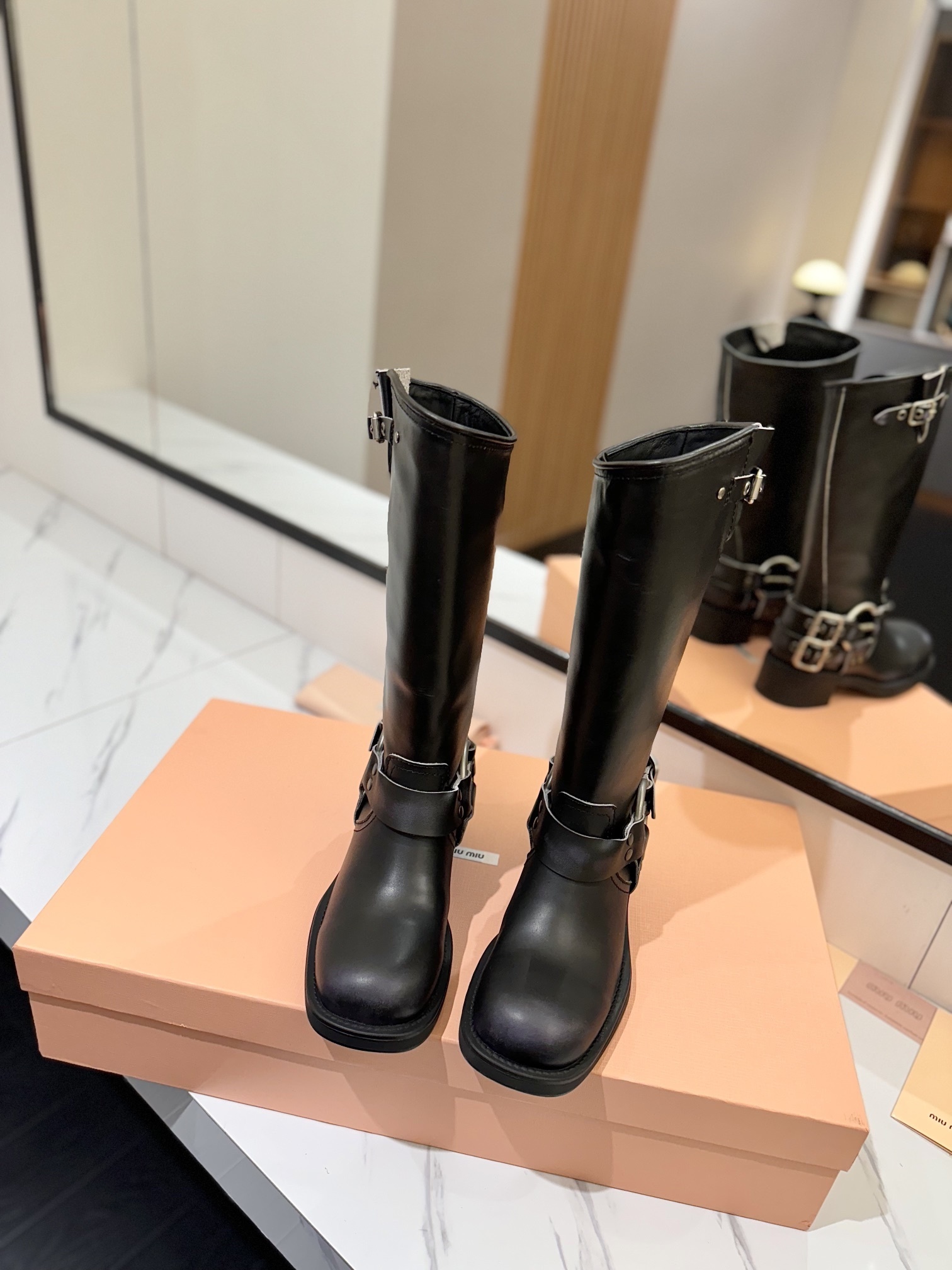 ギフトに最適 ミュウミュウ クワドラプルバック偽物 ルロングブーツ  4色  MIUMIU  ミュウミュウ靴0052
