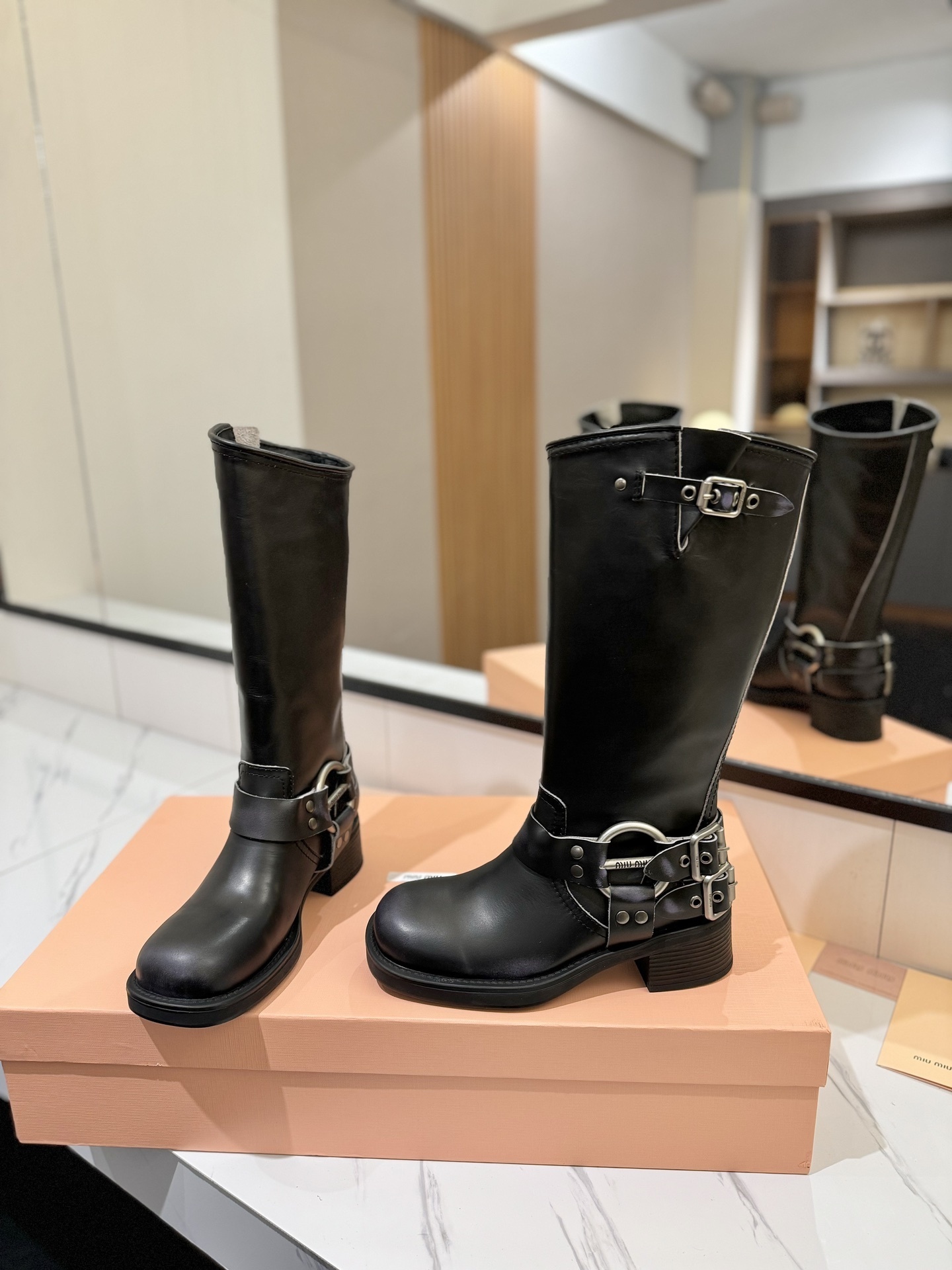 ギフトに最適 ミュウミュウ クワドラプルバック偽物 ルロングブーツ  4色  MIUMIU  ミュウミュウ靴0052