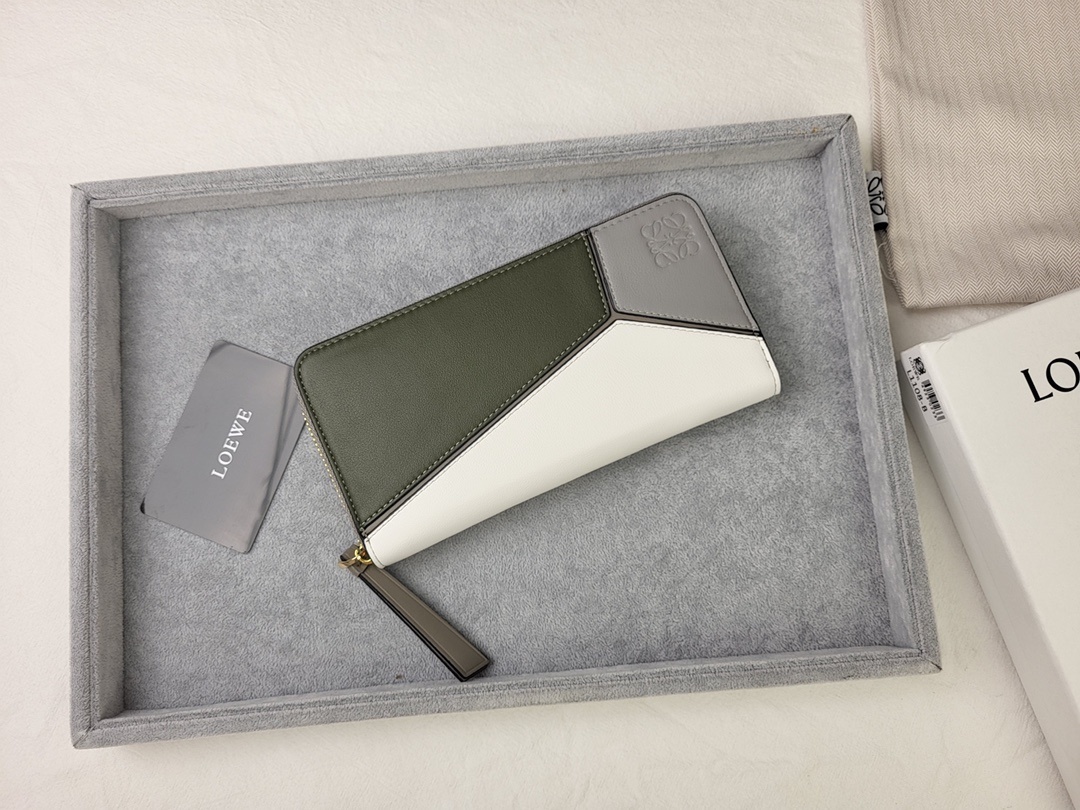 ギフトに最適 ロエベ 財布 パズル コピー ラウンドジップ ウォレット 5色  Loewe ロエベ財布054