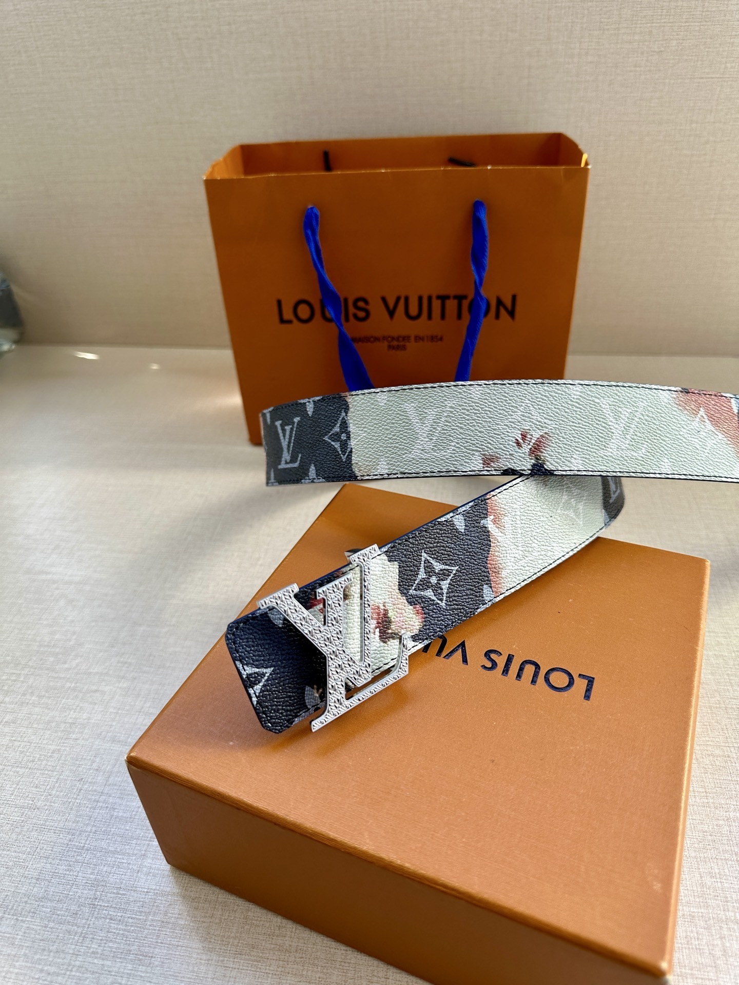人気No1★  ルイヴィトンベルトコピー 5色 40mm     LOUIS VUITTON ルイヴィトンベルト0150
