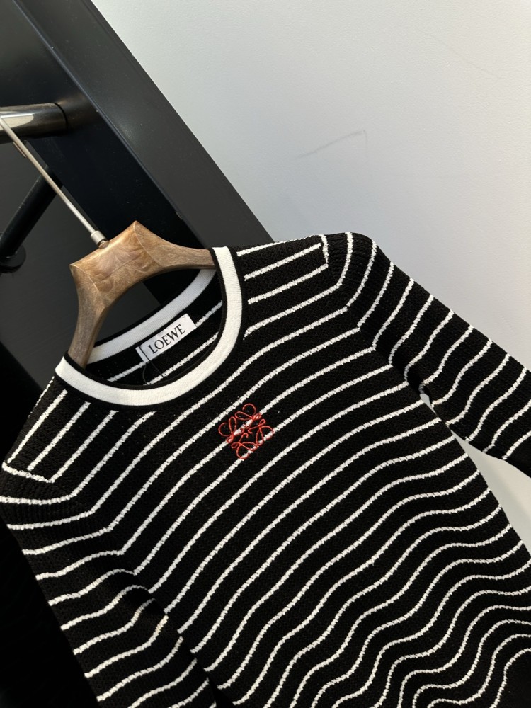 可愛い ロエベ ニット Tシャツ 偽物   2色  LOEWE ロエベ服0056